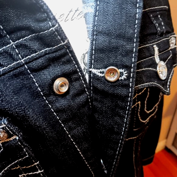 True Religion NWOT Black Denim Jean Trucker Jacket Women’s Size XL - Picture 4 of 16